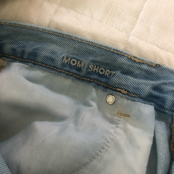 AMERICAN EAGLE DISTRESSED DENIM MOM SHORT SIZE 8 - Picture 4 of 12